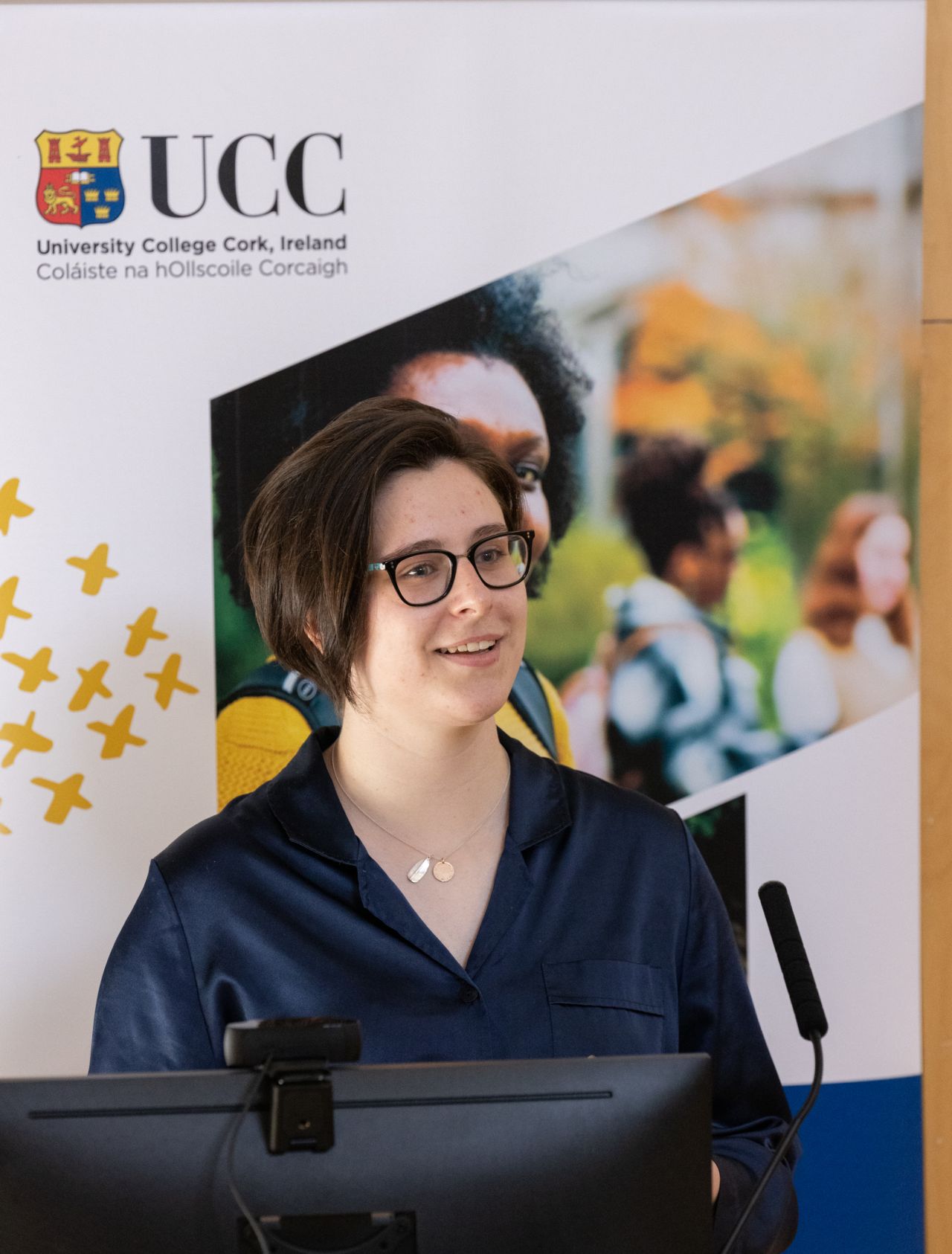 A peson with glasses